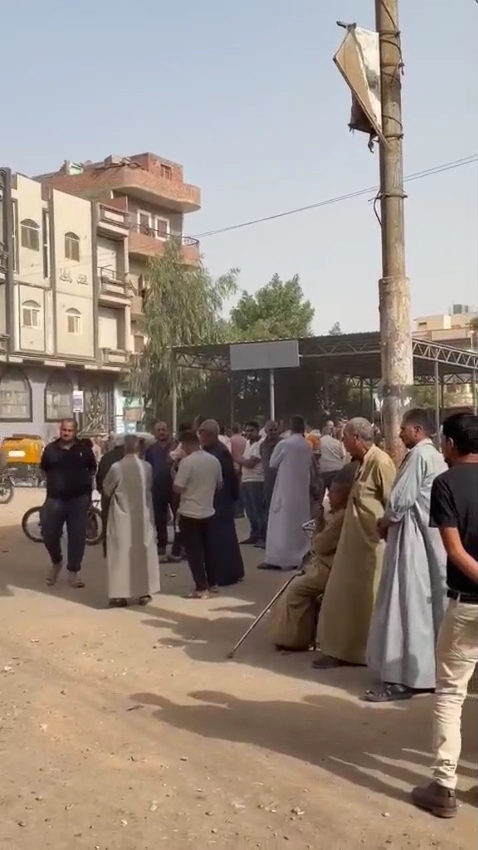 أهالي تاج العز بالدقهلية ينتظرون جثمان إكرامي شفيق ضحية حادث إطلاق النار في السودان