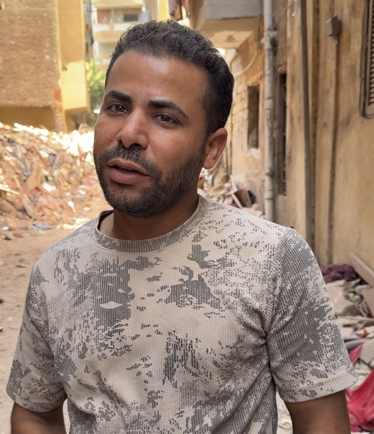 الناجي الوحيد من عقار حدائق القبة المنهار مطالبا بمأوى: «مش عارف أروح فين بأسرتي»