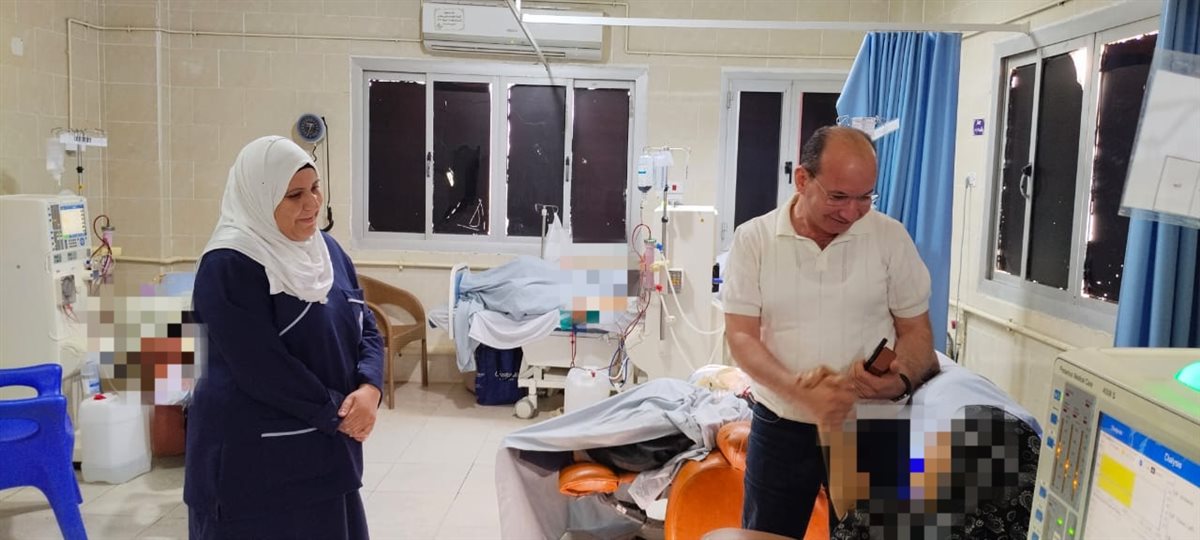 خلال جولة مفاجئة، وكيل صحة الدقهلية يحيل المخالفين للتحقيق ويتابع خدمات الغسيل الكلوي