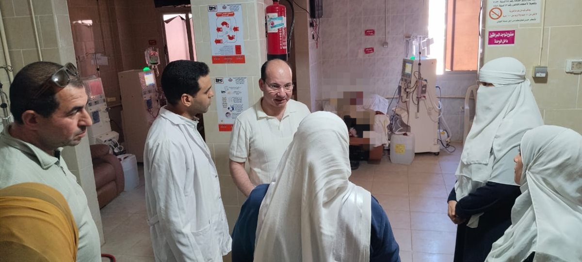 خلال جولة مفاجئة، وكيل صحة الدقهلية يحيل المخالفين للتحقيق ويتابع خدمات الغسيل الكلوي
