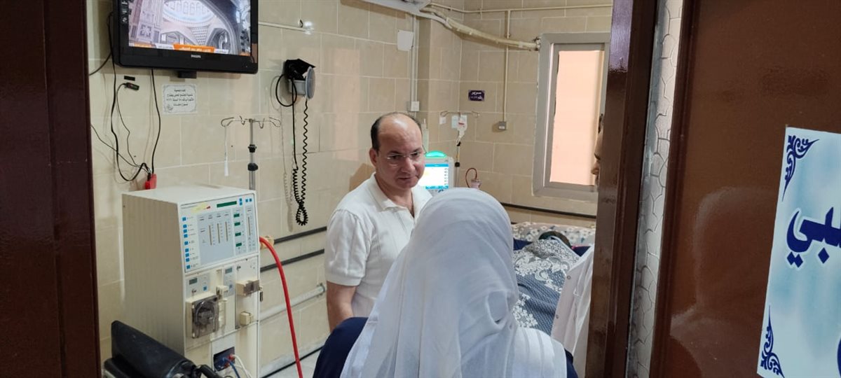 خلال جولة مفاجئة، وكيل صحة الدقهلية يحيل المخالفين للتحقيق ويتابع خدمات الغسيل الكلوي