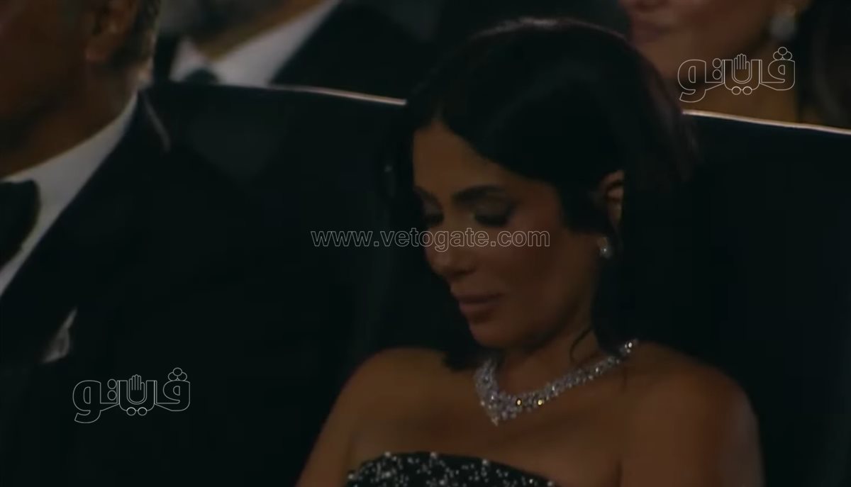 بالدموع، منى زكي تتسلم جائزة الإنجاز الإبداعي في مهرجان الجونة السينمائي (صور)