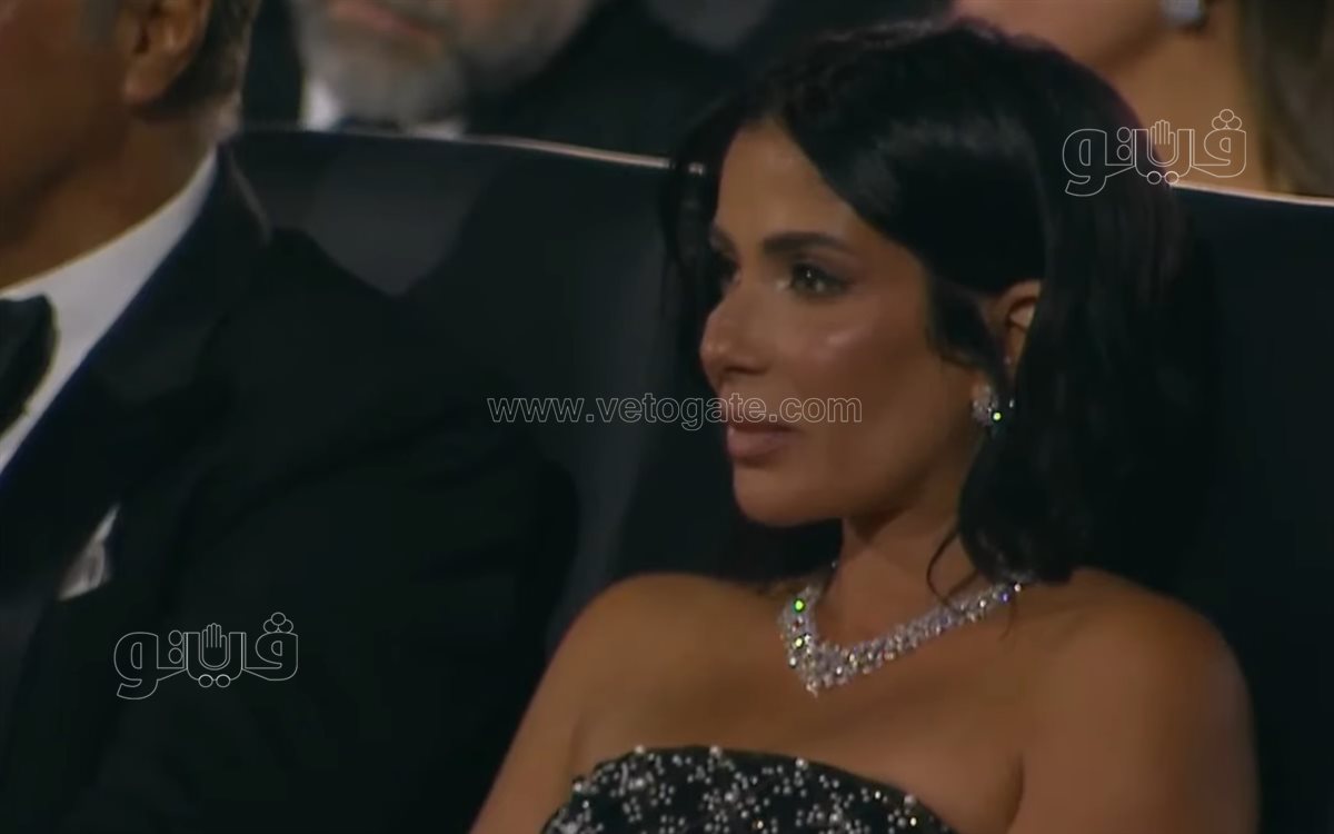 بالدموع، منى زكي تتسلم جائزة الإنجاز الإبداعي في مهرجان الجونة السينمائي (صور)