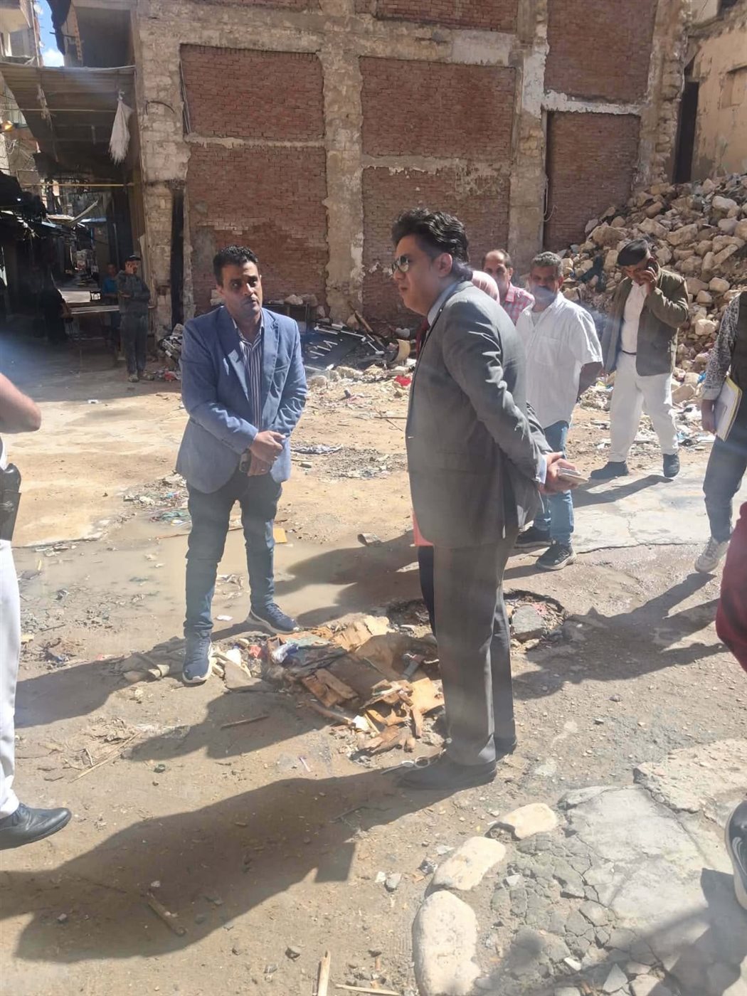 النيابة الإدارية تباشر التحقيقات في ميل عقار بالإسكندرية وإخلائه تمهيدًا لهدمه (صور)