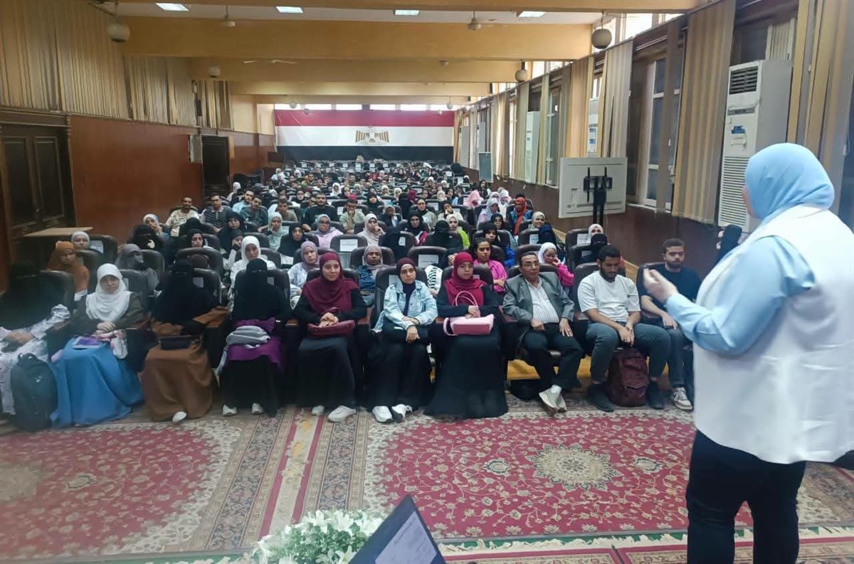 دار علوم القاهرة تنظم برنامج تأهيلي للطلاب الجدد (صور)