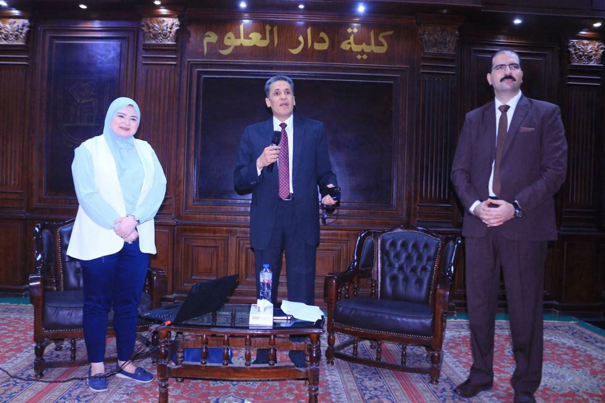دار علوم القاهرة تنظم برنامج تأهيلي للطلاب الجدد (صور)