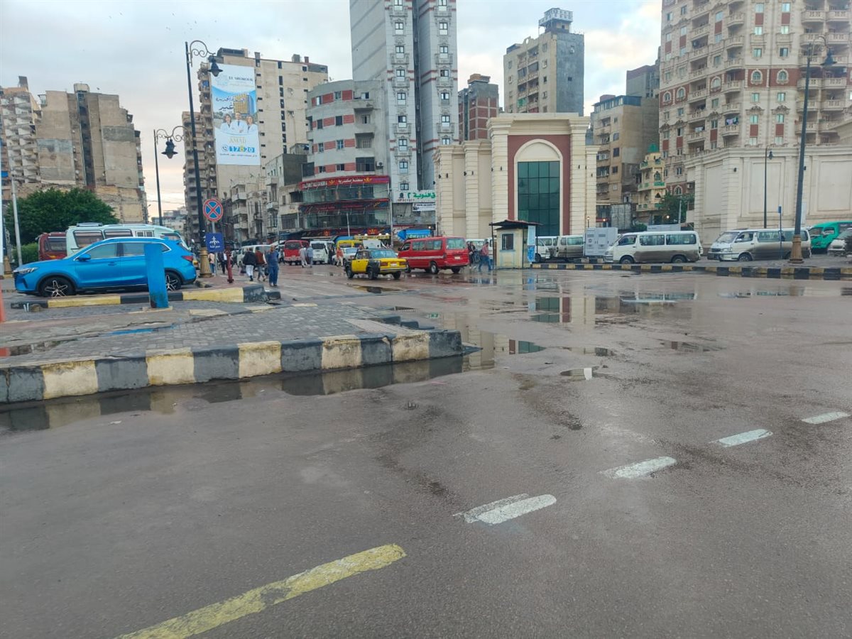 استمرار أمطار الإسكندرية.. شركة الصرف الصحي تواصل كسح المياه لليوم الثاني على التوالي