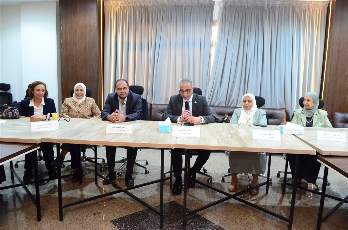 محافظ الجيزة يحاضر بدبلومة طب الكوارث بقصر العيني حول إدارة الأزمات والحوادث الكبرى
