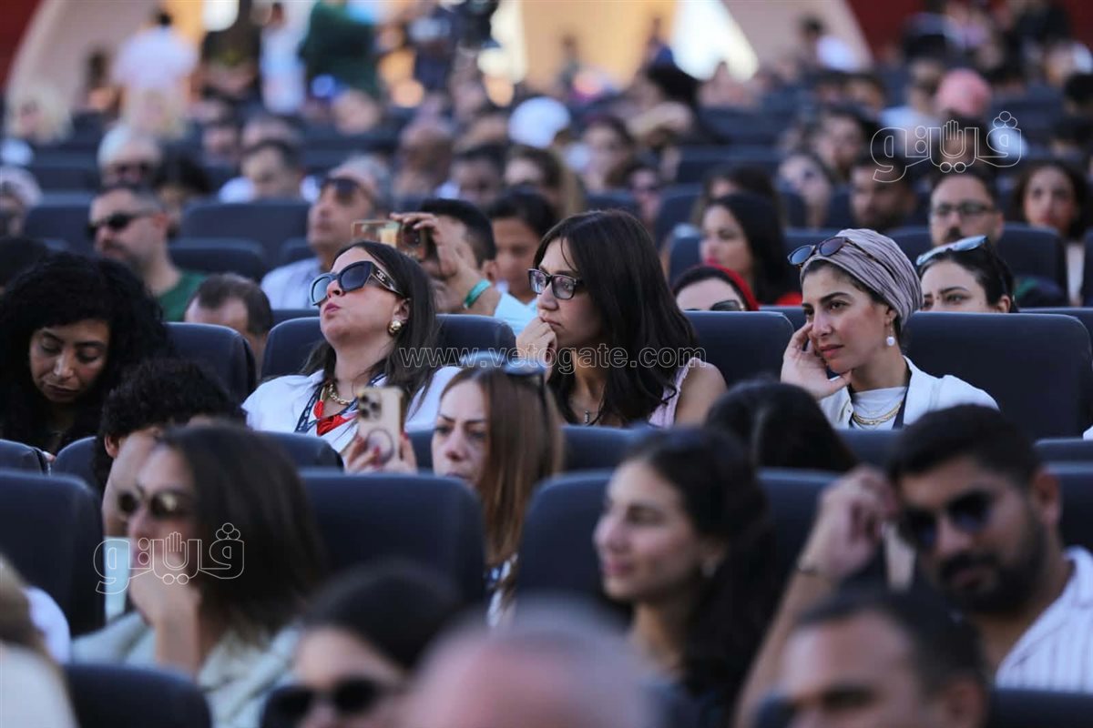 منى زكي عن فيلم الست: بذلت أقصى ما عندي وحسيت إني أذيت ناس أكبر وأحسن مني (فيديو وصور)