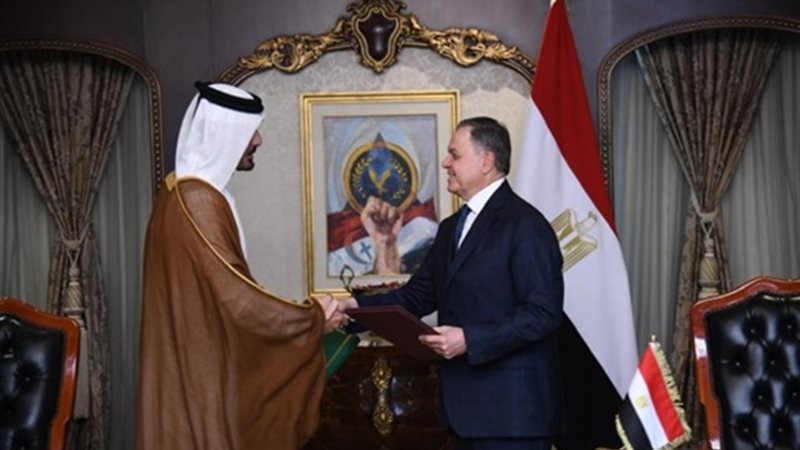 وزير الداخلية ونظيره القطري يوقعان مذكرة تفاهم لمكافحة الجريمة