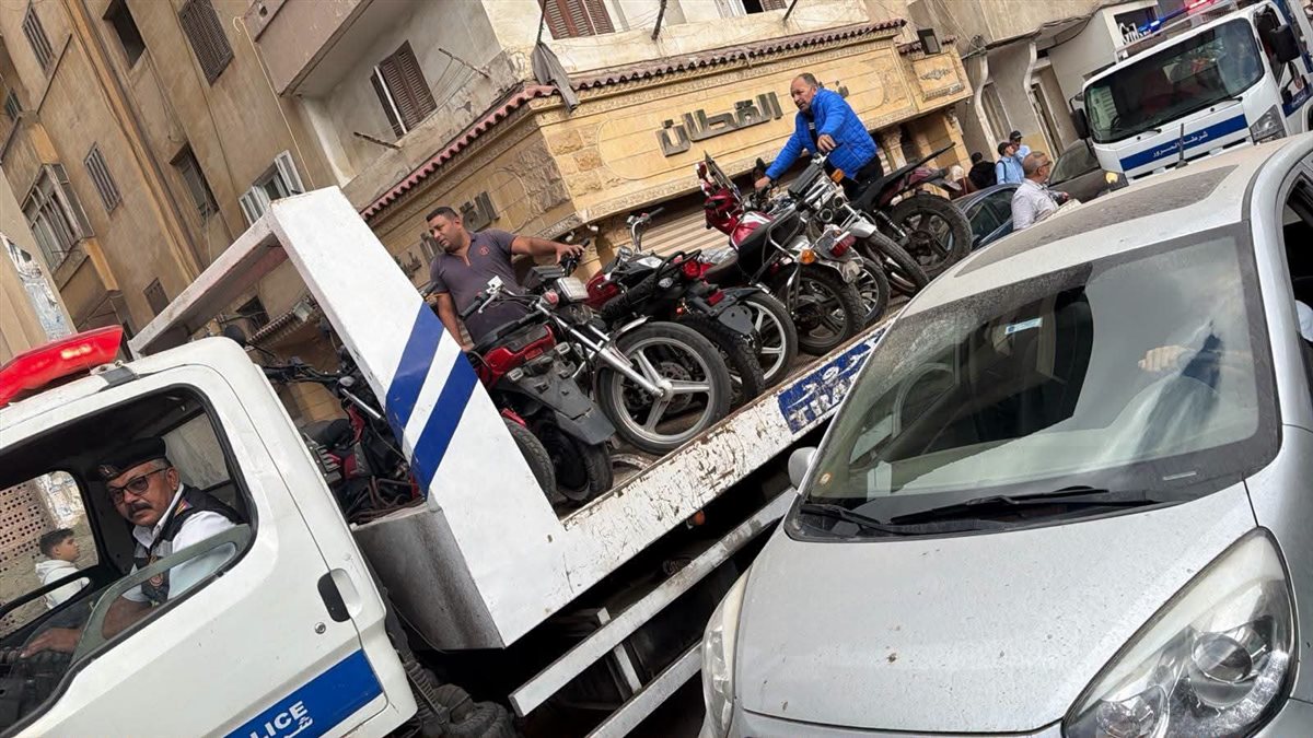 أمن دمياط يكثف تواجده على طريق بورسعيد لتحقيق الانضباط المروري