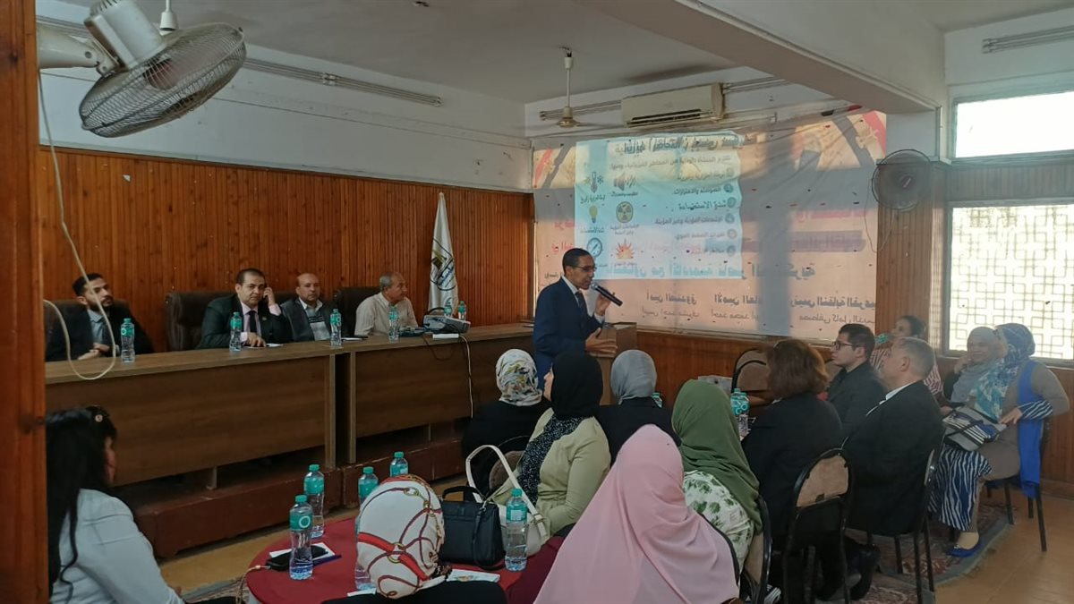 صناعة الملابس تنظم ورشة عمل للمصانع في بني سويف للتعريف بقانون العمل الجديد