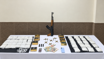 ملايين الجنيهات ومخدرات وأسلحة في قبضة الأمن، تفاصيل المواجهة مع 5 عناصر شديدة الخطورة بـ3 محافظات