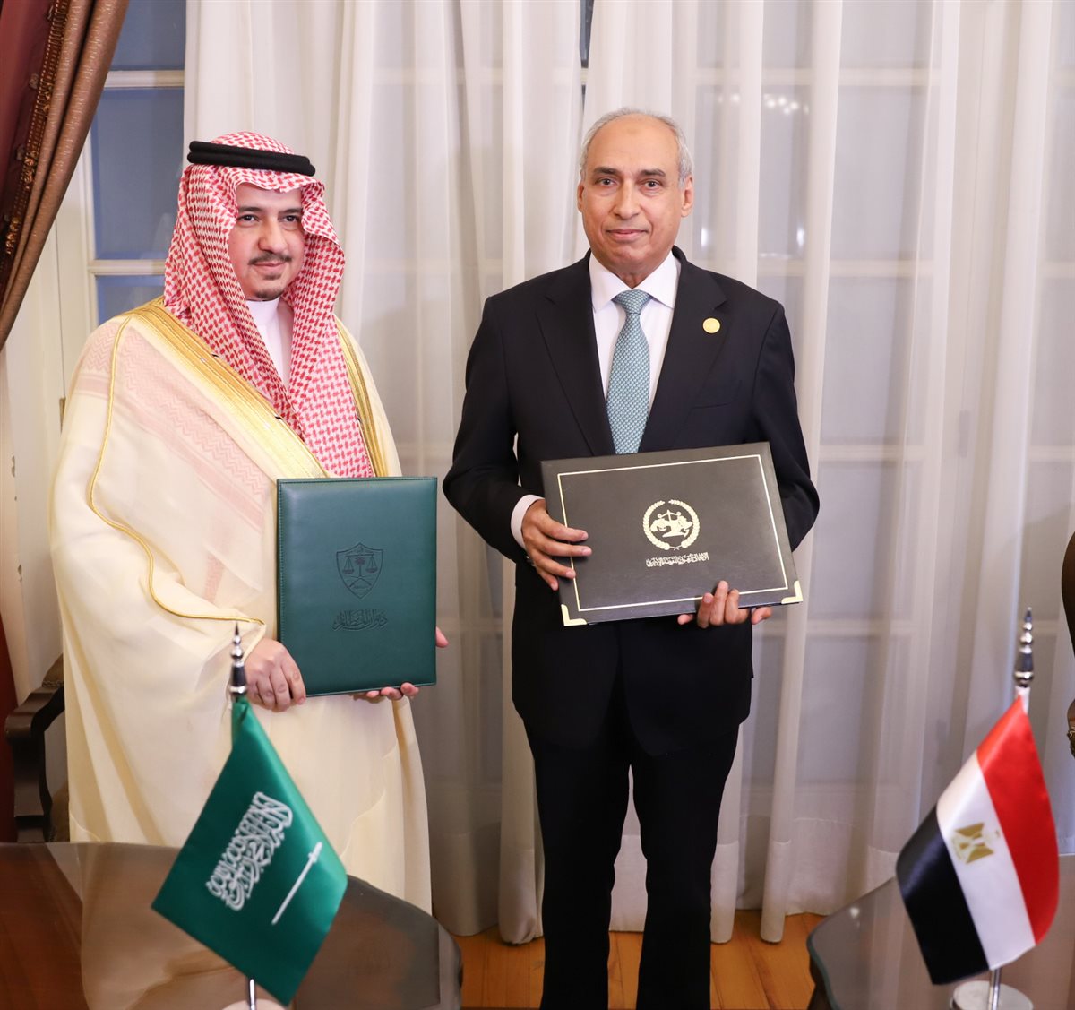 رئيس مجلس الدولة يستقبل رئيس مجلس القضاء الإداري بالمملكة العربية السعودية، فيتو