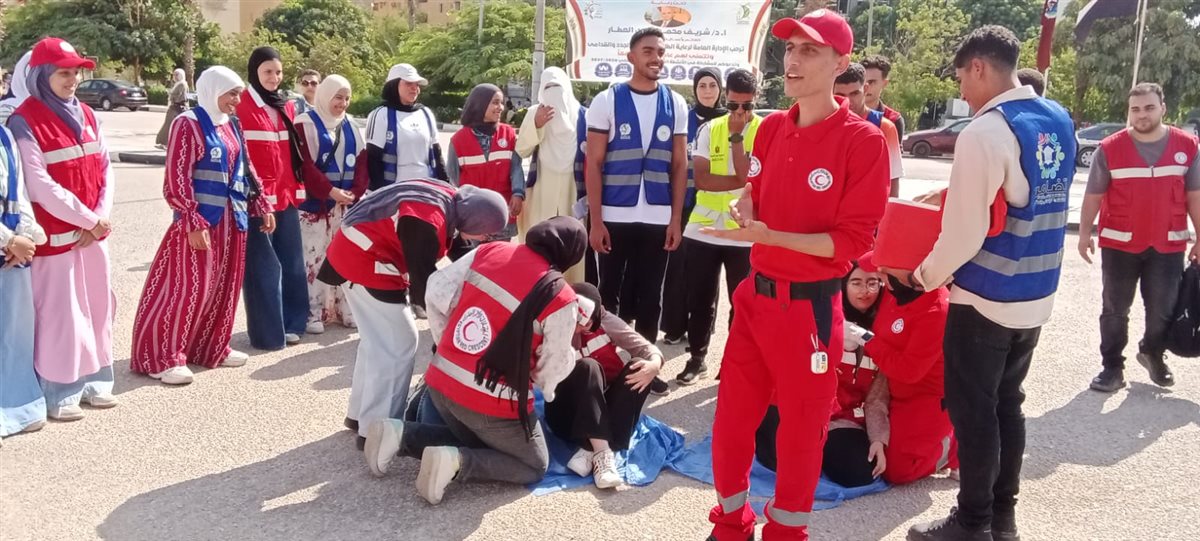 جامعة الفيوم تطلق حملة "Red Week" بالتعاون مع الهلال الأحمر