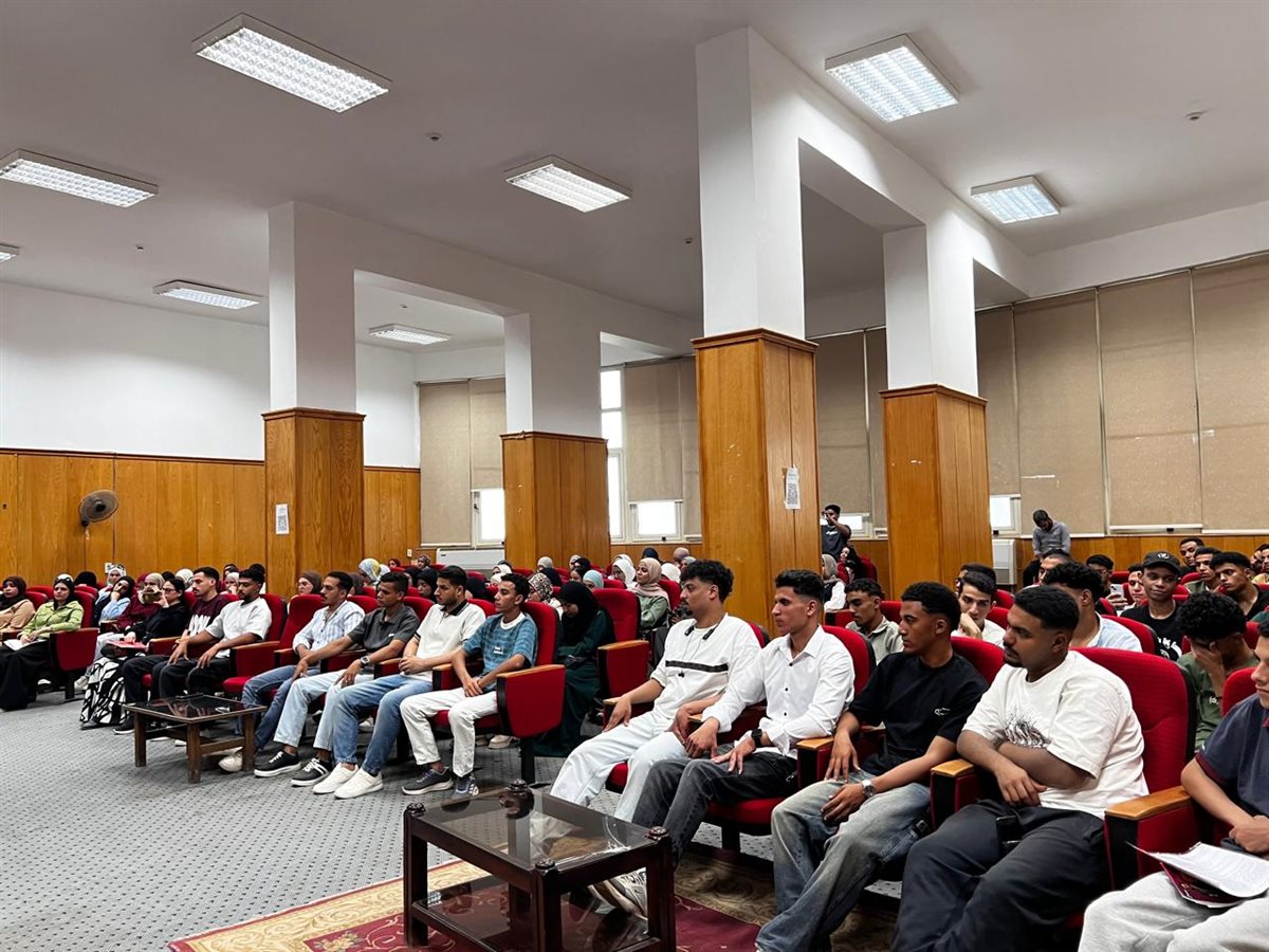 "دعم الوعي المجتمعي بالمشروعات القومية" ندوة لمجمع إعلام الفيوم بكلية الآداب
