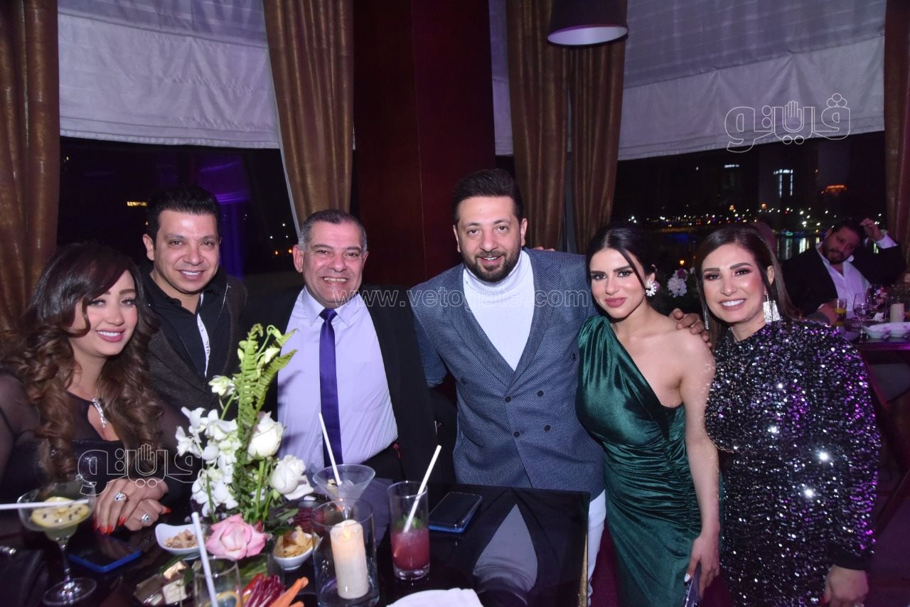 أحمد الهواري يحتفل بعقد قرانه على يمنى علي (2)