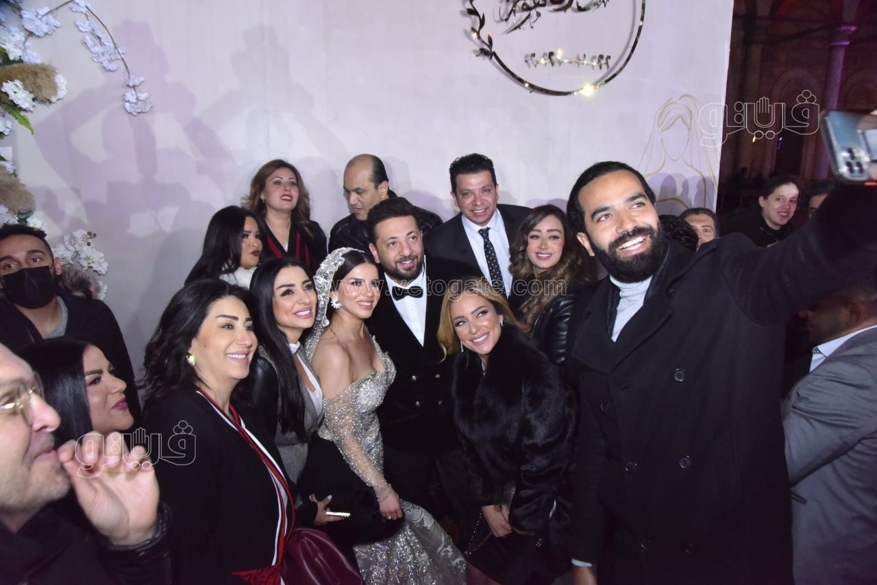 أحمد الهواري يحتفل بعقد قرانه على يمنى علي (58)