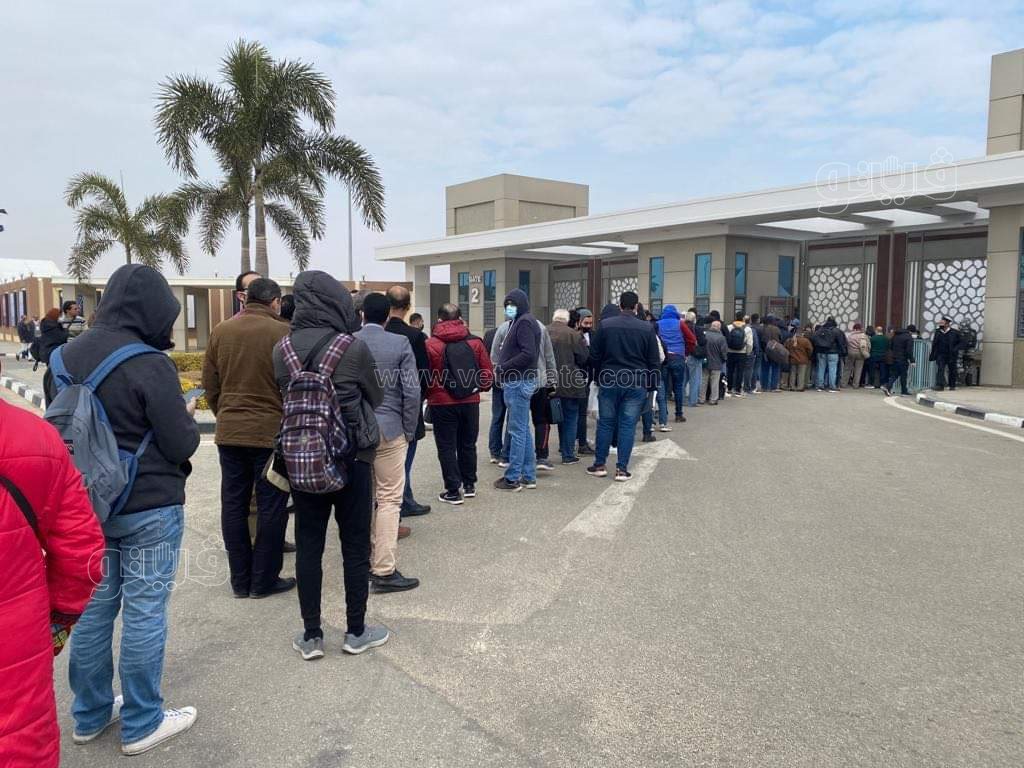 إقبال كبير على معرض القاهرة للكتاب في أول أيامه (4)