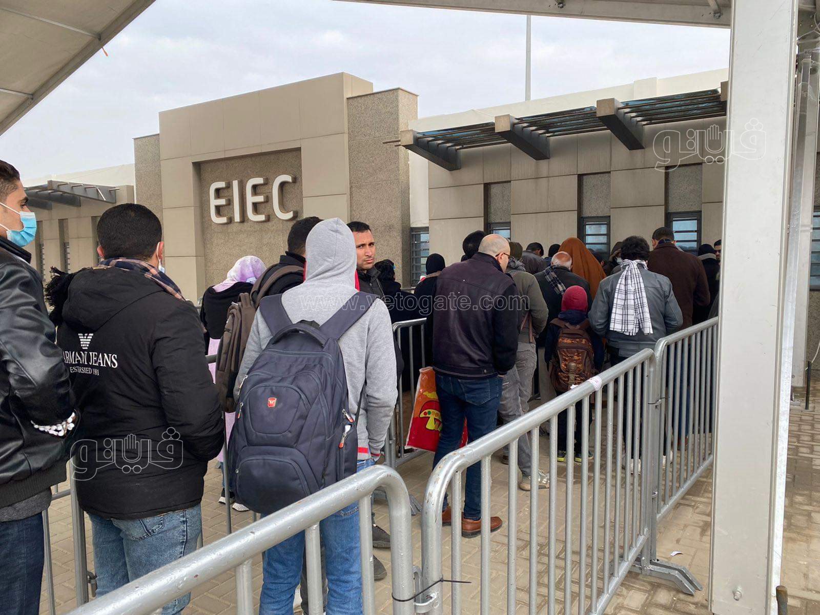 إقبال كبير على معرض القاهرة للكتاب في أول أيامه (10)