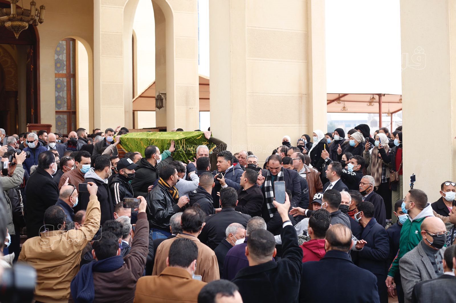 تشييع جثمان ياسر رزق من مسجد المشير طنطاوي (3)