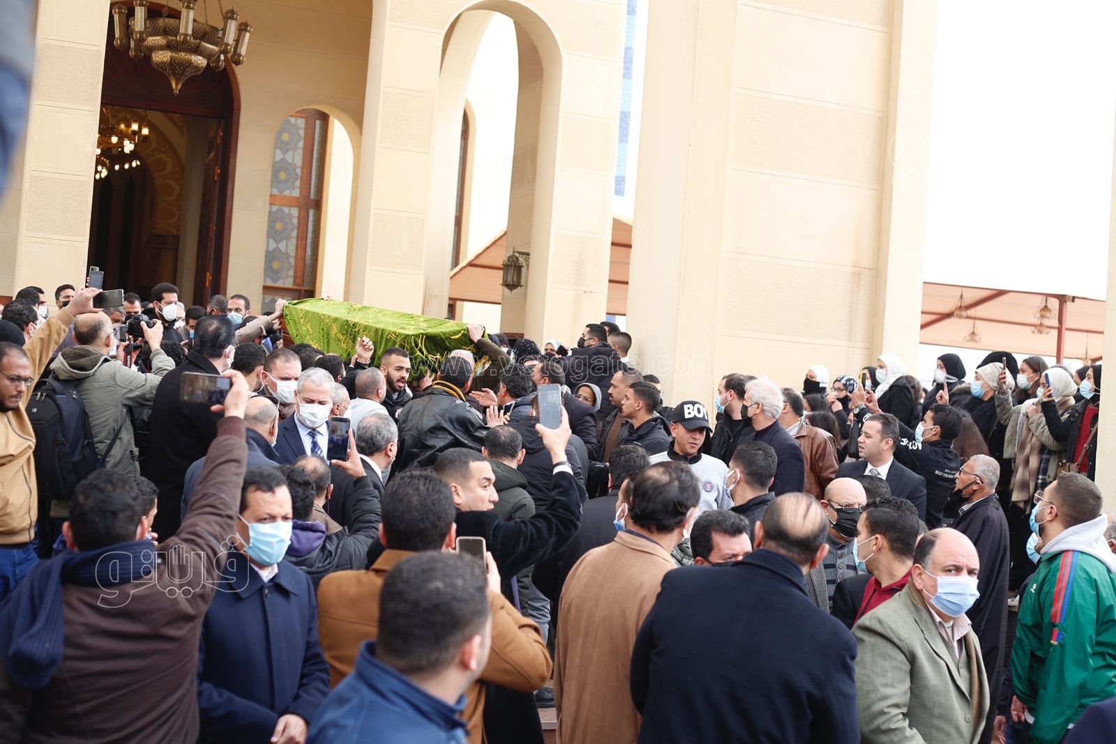 تشييع جثمان ياسر رزق من مسجد المشير طنطاوي (4)