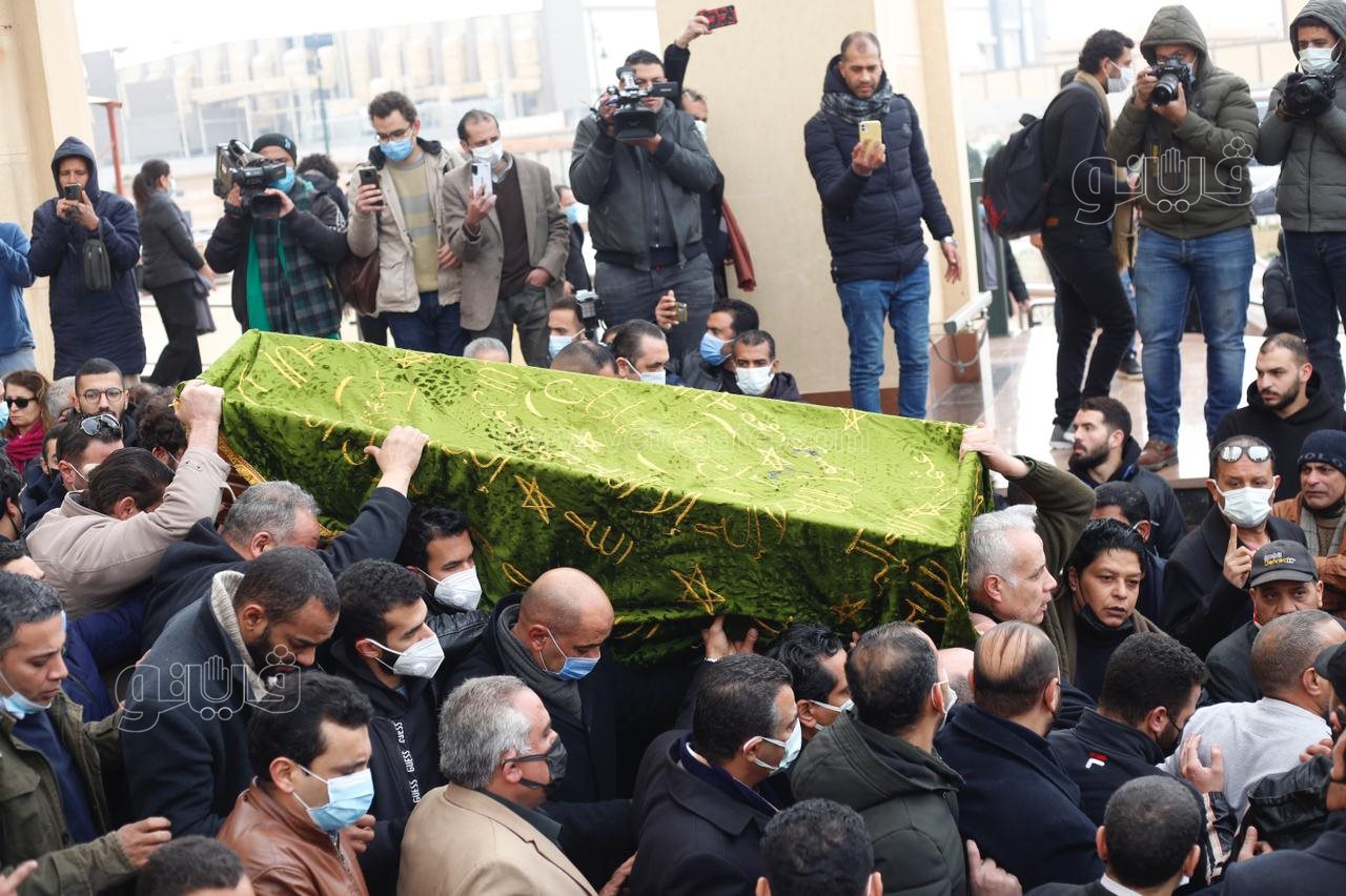 تشييع جثمان ياسر رزق من مسجد المشير طنطاوي (10)