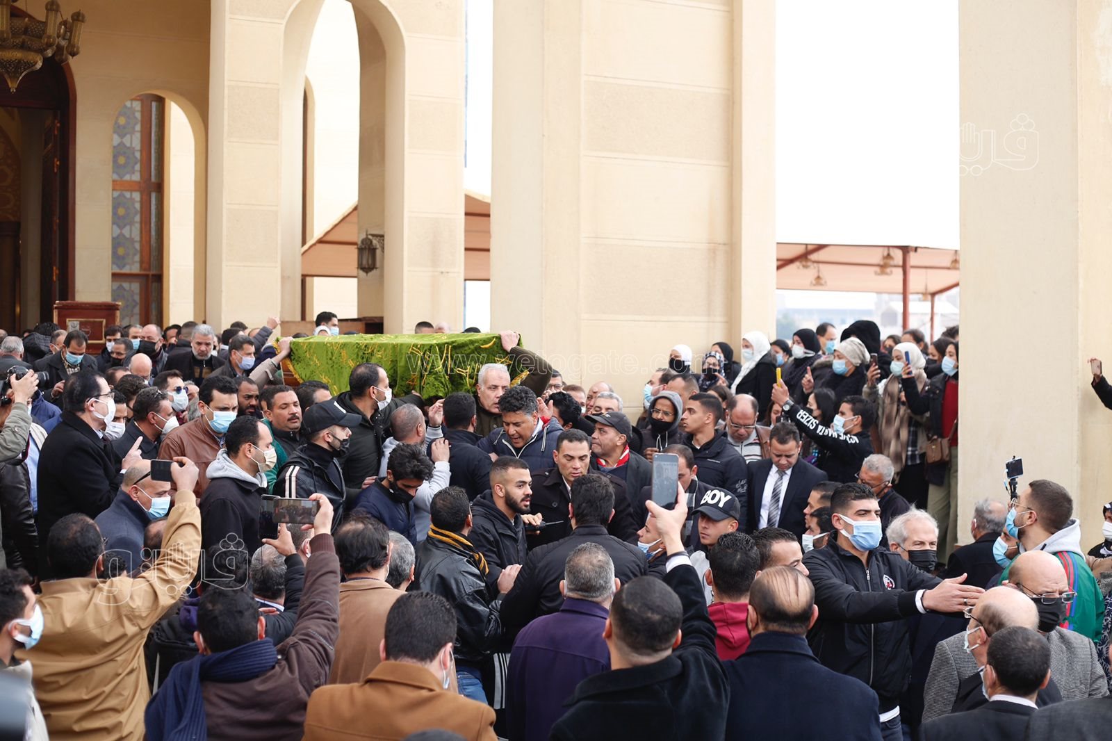 تشييع جثمان ياسر رزق من مسجد المشير طنطاوي (11)