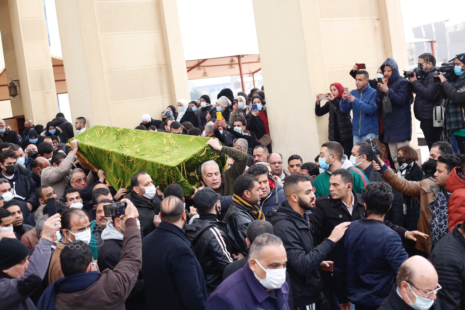 تشييع جثمان ياسر رزق من مسجد المشير طنطاوي (12)