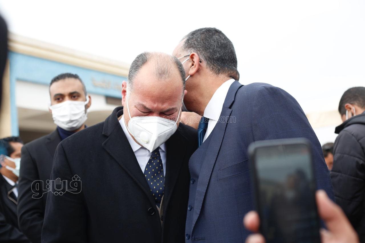 صحفيون وإعلاميون يشيعون ياسر رزق (4)