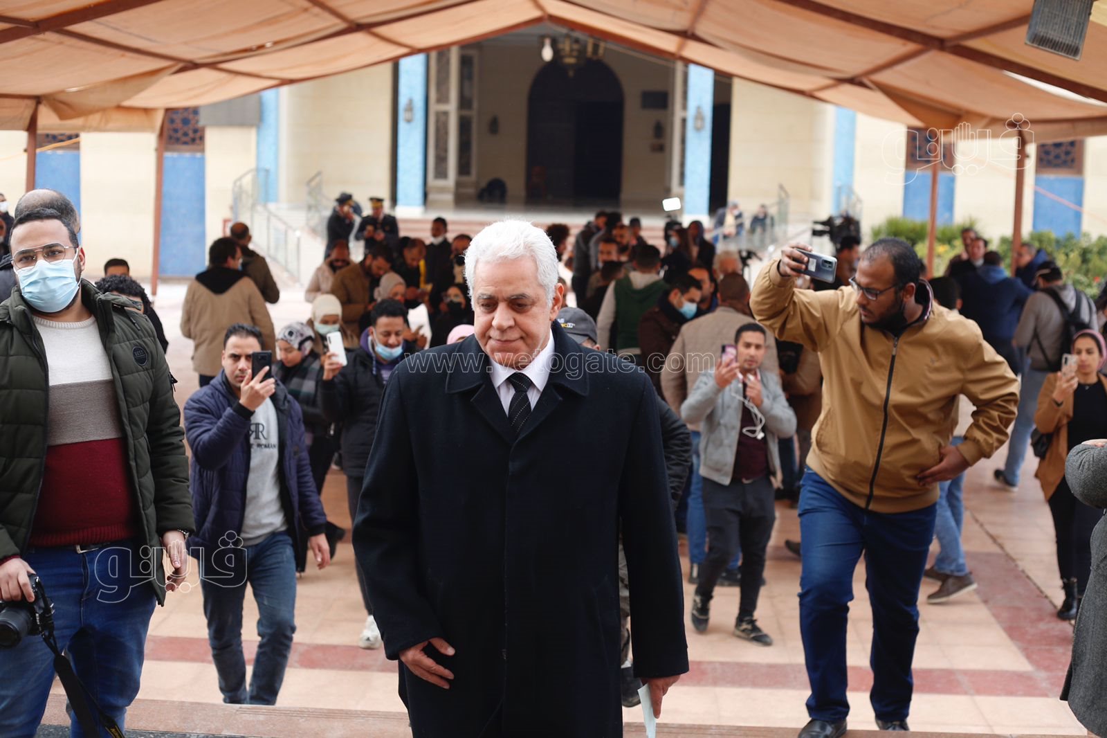 صحفيون وإعلاميون يشيعون ياسر رزق (11)