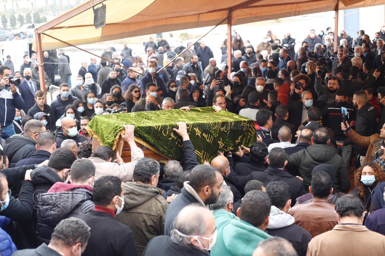 صحفيون وإعلاميون يشيعون ياسر رزق (16)