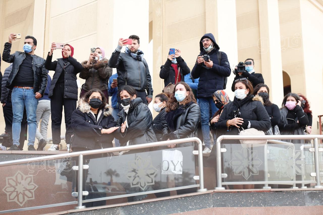 صحفيون وإعلاميون يشيعون ياسر رزق (20)