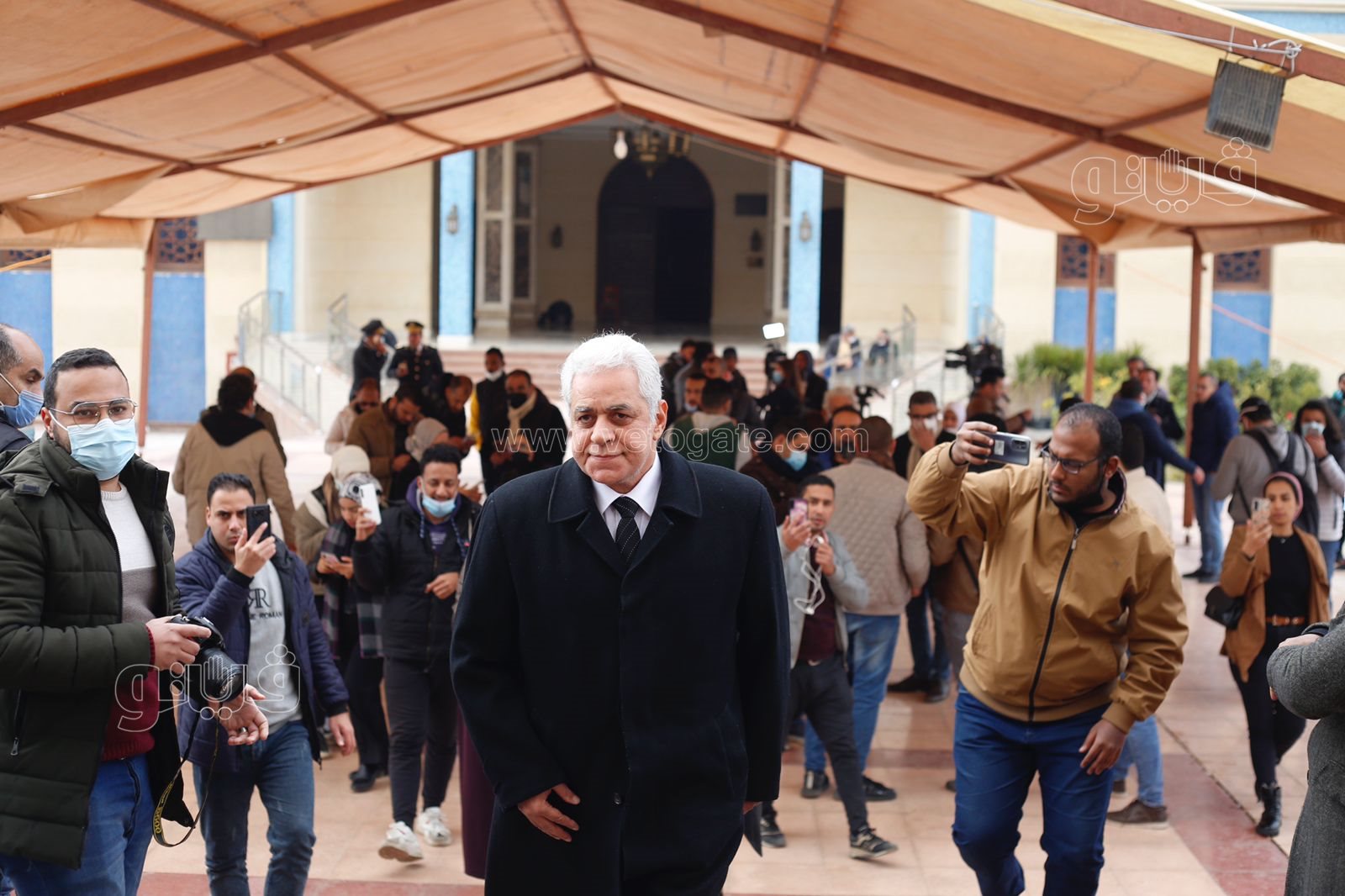 صحفيون وإعلاميون يشيعون ياسر رزق (25)