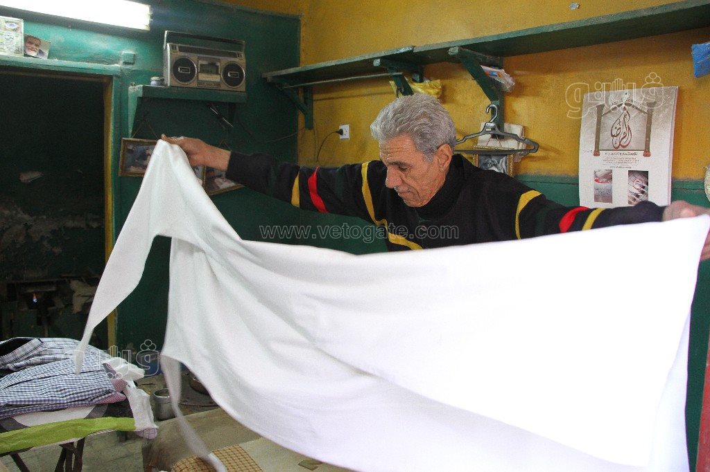 حكايات عم أحمد مع “مكواة الرجل” في 60 عامًا (6)