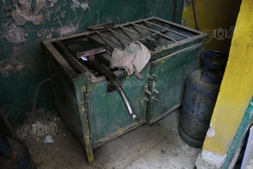 حكايات عم أحمد مع “مكواة الرجل” في 60 عامًا (14)