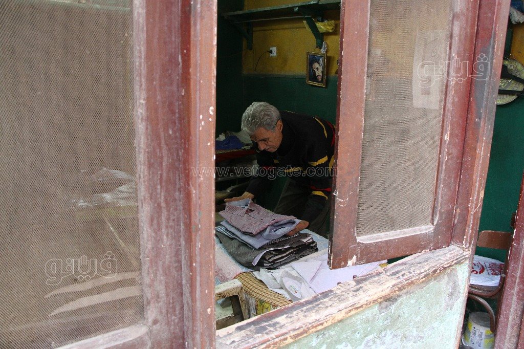 حكايات عم أحمد مع “مكواة الرجل” في 60 عامًا (25)