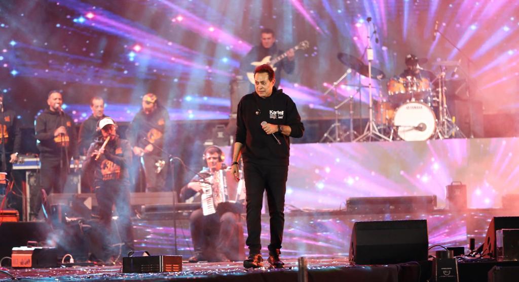 الآلاف يحتشدون في ستاد الهوكي من أجل حكيم (1)