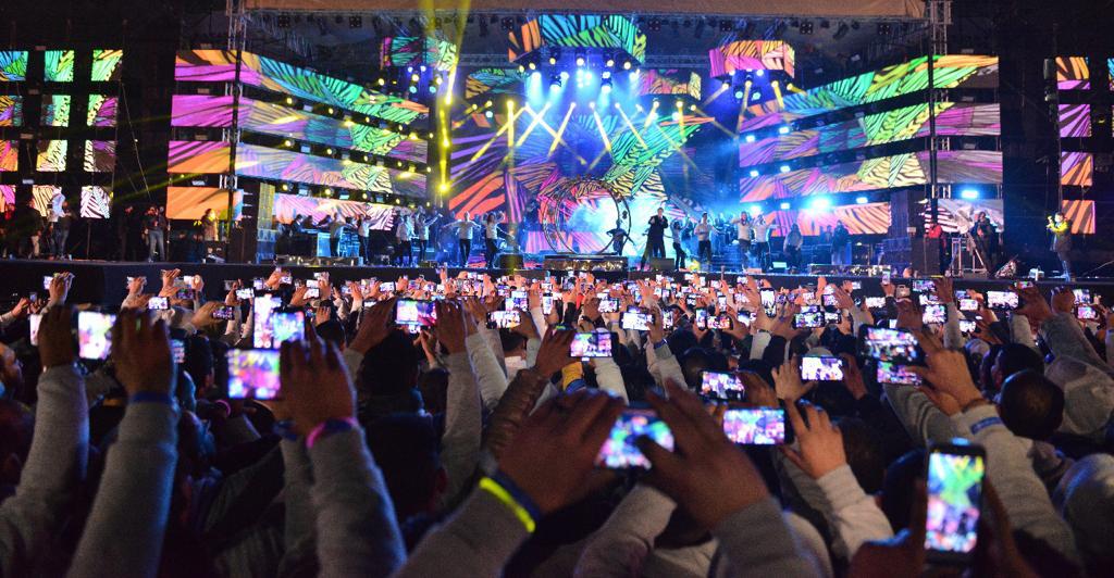 الآلاف يحتشدون في ستاد الهوكي من أجل حكيم (10)