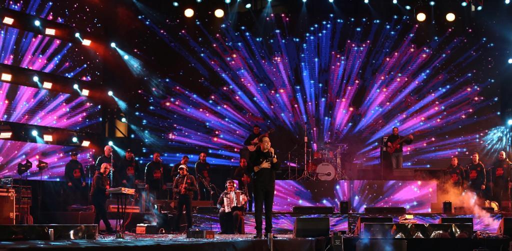 الآلاف يحتشدون في ستاد الهوكي من أجل حكيم (17)