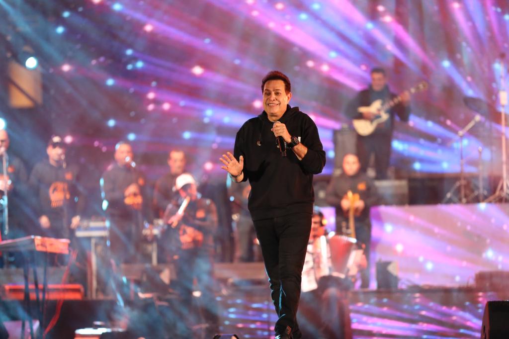 الآلاف يحتشدون في ستاد الهوكي من أجل حكيم (18)