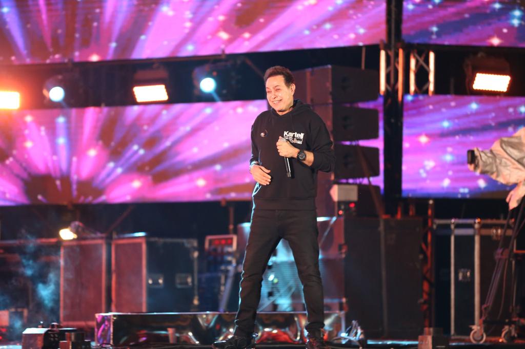 الآلاف يحتشدون في ستاد الهوكي من أجل حكيم (19)