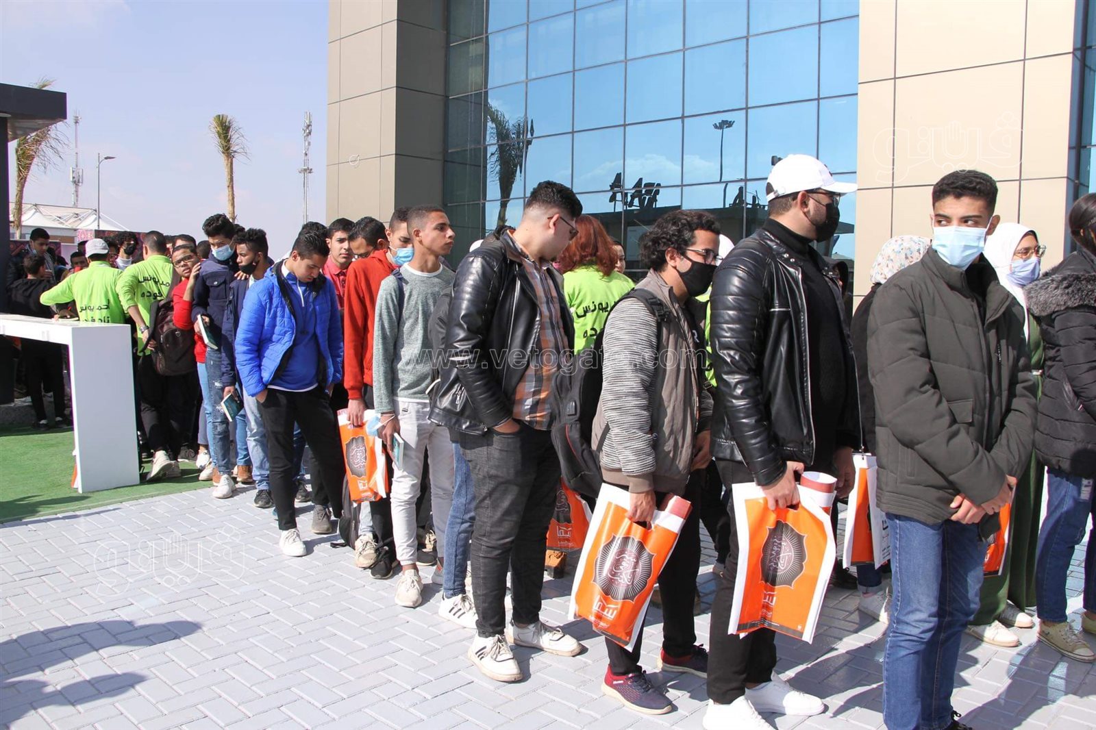 أحمد يونس يوقع أعماله في معرض القاهرة للكتاب (2)