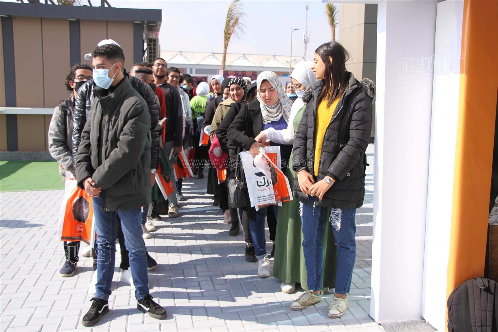 أحمد يونس يوقع أعماله في معرض القاهرة للكتاب (4)