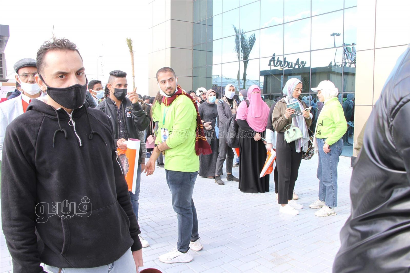 أحمد يونس يوقع أعماله في معرض القاهرة للكتاب (5)