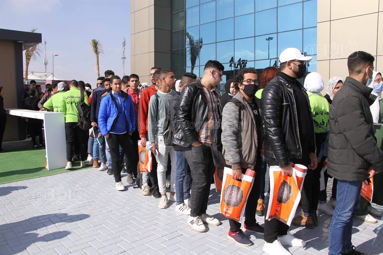 أحمد يونس يوقع أعماله في معرض القاهرة للكتاب (13)