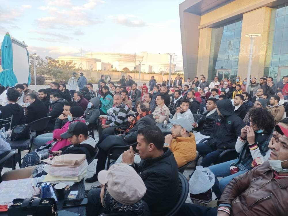 received_983398372531640