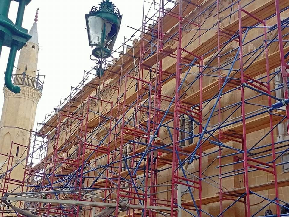 مسجد الحسين يستقبل المصلين بعد ساعات من حريق آخر الليل (8)