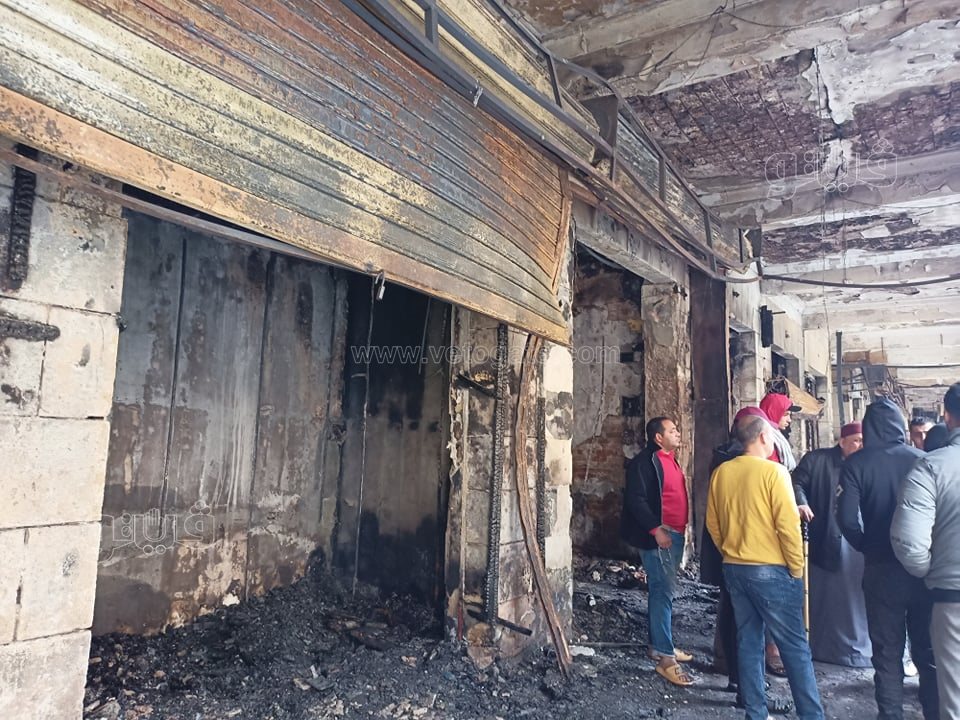 آثار حريق عمارات المجاورة لمسجد الحسين (1)