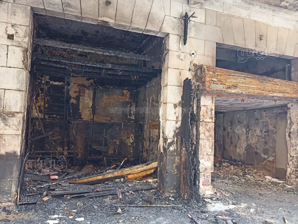 آثار حريق عمارات المجاورة لمسجد الحسين (2)
